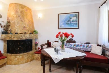 small photos on the bottom