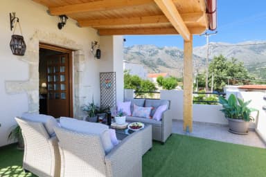 small photos on the bottom